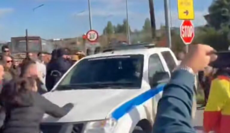 Λάρισα: «Έσπασαν» το μπλόκο της Αστυνομίας οι αγρότες