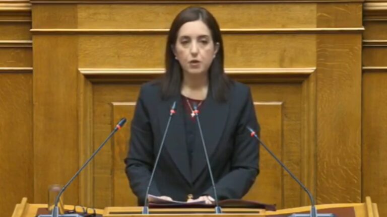 Κουρουπάκη στη Βουλή: «Η βία κατά των γυναικών είναι αποτυχία όλων μας»