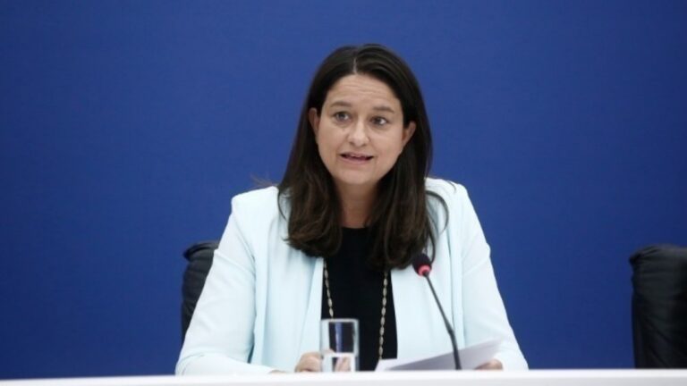 Ν. Κεραμέως: «Μειώθηκαν κατά 76% τα εκκρεμή ραντεβού των ΚΕΠΑ μέσα σε έναν χρόνο»