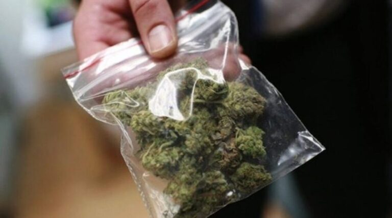 5,2 γραμμάρια κάνναβης ήταν αρκετά για να τους περάσουν χειροπέδες – Δύο συλλήψεις στο Ηράκλειο