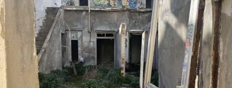 Κρήτη | «Μυρίζαμε κάτι μέρες…»: Σοκ στην Αγία Τριάδα για τη νεκρή 56χρονη