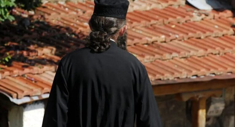 Κρήτη | Είχε μηνύσει τον ιερέα επειδή δεν πέτυχε το προξενιό αλλά τελικά παντρεύεται