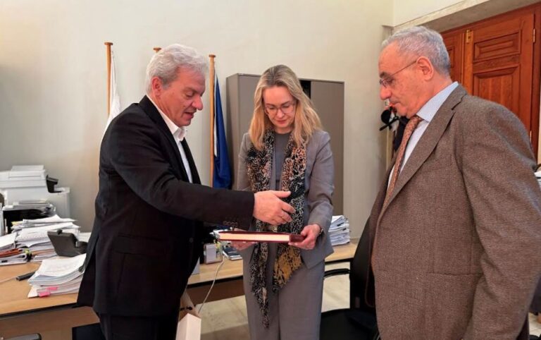 Κρήτη | Συνάντηση του Δημάρχου Ηρακλείου με την Πρέσβειρα της Ιρλανδίας