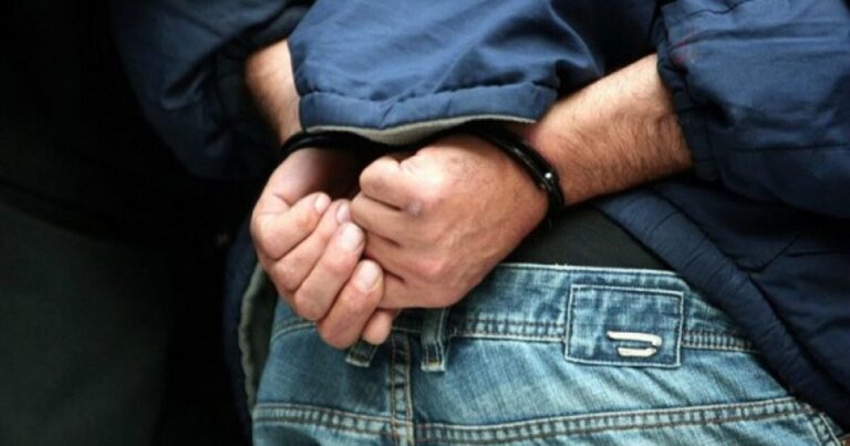 Κρήτη | Ο ένας με χασίς και κοκαΐνη στο αυτοκίνητο και ο άλλος με σοκολάτα κάνναβης – Συνεχείς συλλήψεις για υποθέσεις ναρκωτικών