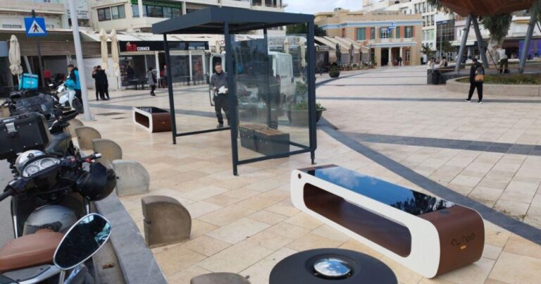 Κρήτη | Δώδεκα νέες «έξυπνες» ηλιακές στάσεις λεωφορείων στη διάθεση των πολιτών