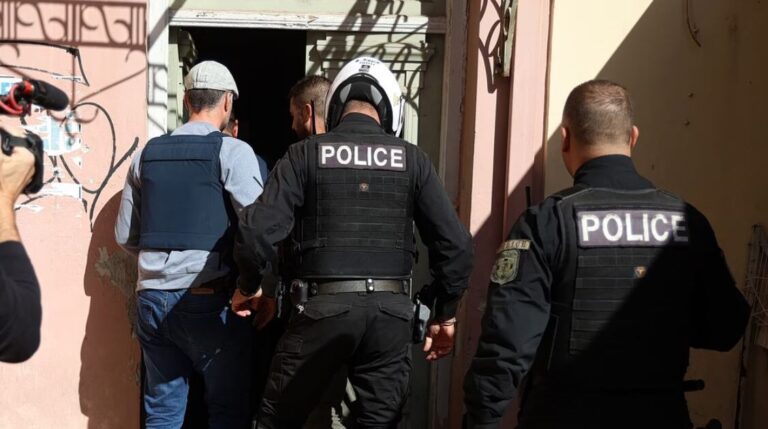 Κρήτη | Απολογούνται σήμερα οι τέσσερις μεσάζοντες και οι πέντε εικονικοί εργοδότες για το κύκλωμα εμπορίας αλλοδαπών