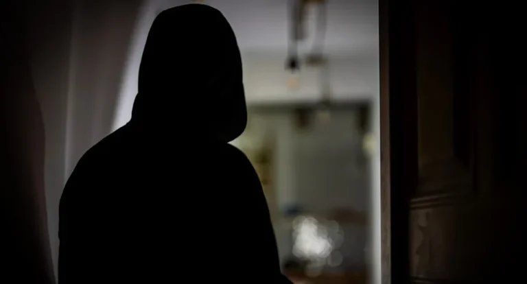 Κρήτη | “Διαρρήκτες έκοψαν το ρεύμα και σταμάτησε το οξυγόνο της πεθεράς μου” – Κινδύνευσε ζευγάρι ηλικιωμένων σε χωριό