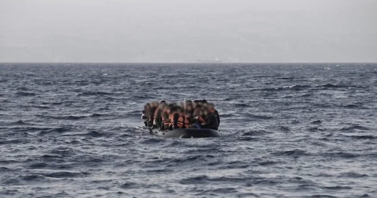 Νέα επιχείρηση διάσωσης μεταναστών νότια της Κρήτης – Λέμβος με περίπου 100 άτομα εντοπίστηκε ανοιχτά των Καλών Λιμένων