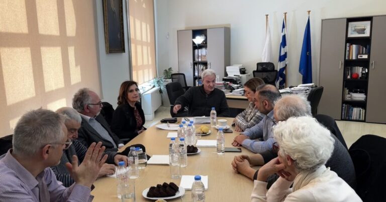 Στον καθηγητή Νεοελληνικής Φιλολογίας Στέφανο Κακλαμάνη προτείνεται να απονεμηθεί το Βραβείο «Νίκος Καζαντζάκης»