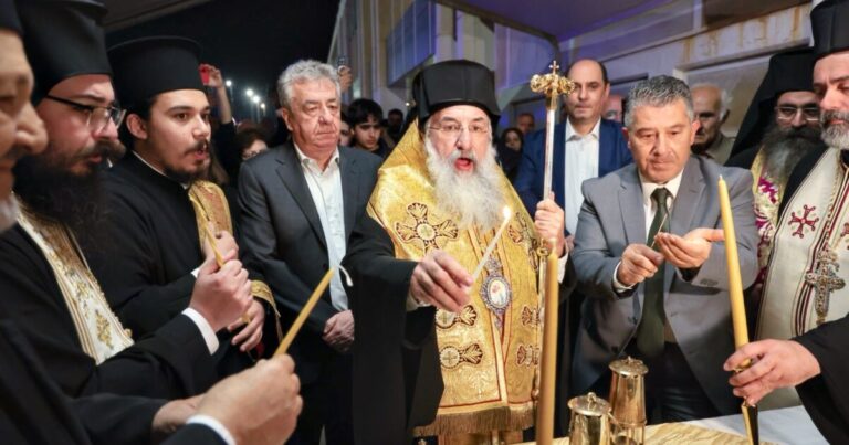 Σταύρος Αρναουτάκης: «Το Άγιο Φως μεταφέρει το μήνυμα της ελπίδας και της Ανάστασης σε ολόκληρη την Κρήτη»