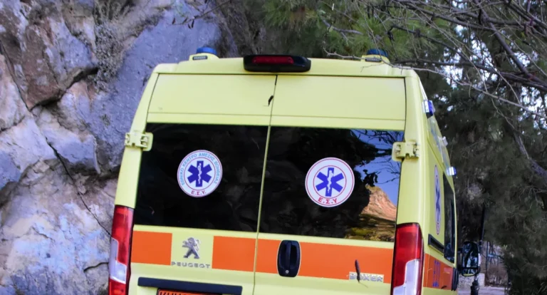 Κρήτη | Δύο άτομα στο νοσοκμείο μετά από σύγκρουση δύο αυτοκινήτων