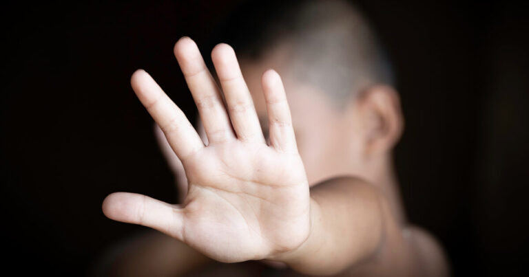 Κρήτη | Συνελήφθη πατέρας μετά από καταγγελία ότι χαστούκισε τον 4χρονο γιο του σε καφετέρια