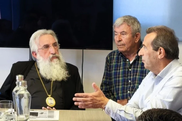 “Μπλόκο” στο λατομείο στις Γούρνες από τον Αρχιεπίσκοπο