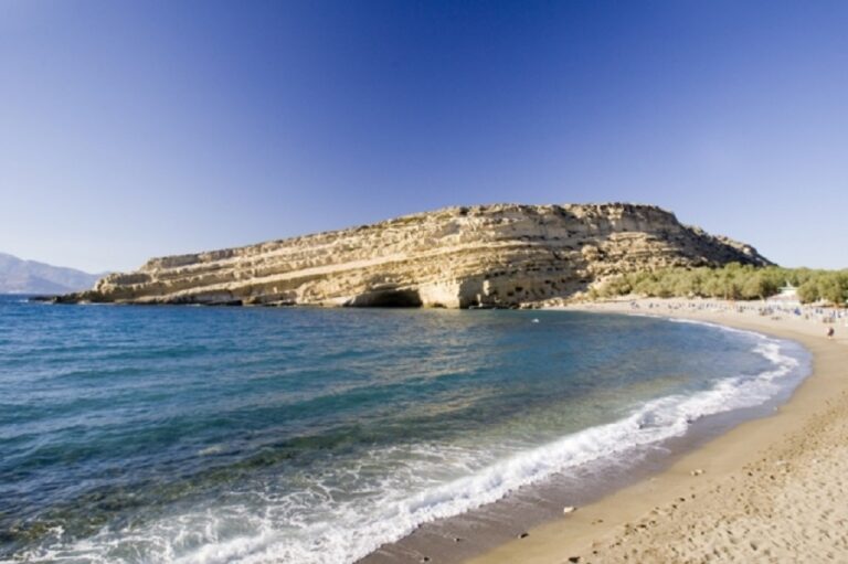 Κρήτη | Επιχείρηση διάσωσης για γυναίκα που έπεσε στις σπηλιές στα Μάταλα