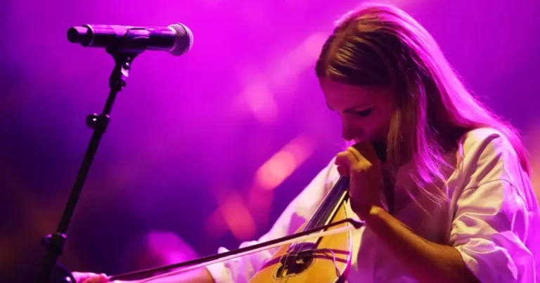 Γεωργία Νταγάκη: Η μουσικός που καθήλωσε με τη λύρα της πριν τον τελικό Κυπέλλου – «Δεν επιλέγουμε τη μοίρα μας»