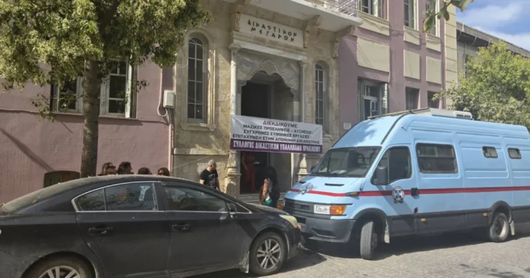 Δίκη για τον θάνατο του μικρού Άγγελου: Μαραθώνια η διαδικασία – «Το παιδί ήταν παγωμένο, η μητέρα απαθής», λέει η γιατρός του ΕΚΑΒ